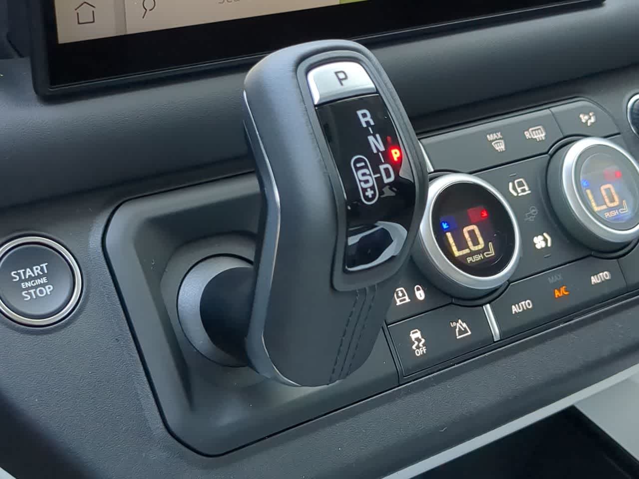 Thumbnail: 2025 Land Rover Defender - 35