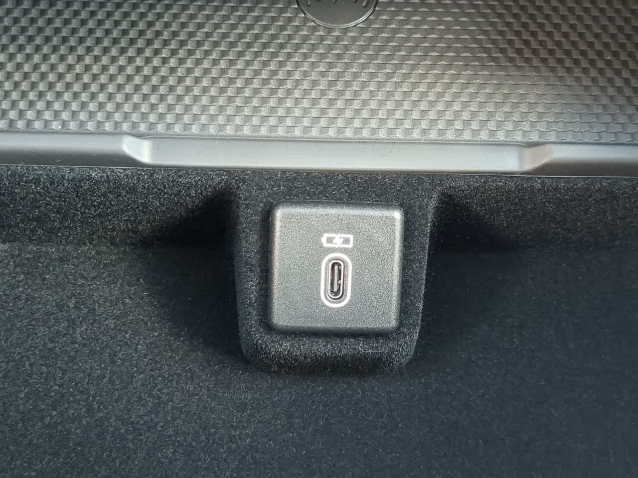 Thumbnail: 2026 Land Rover Range Rover - 34