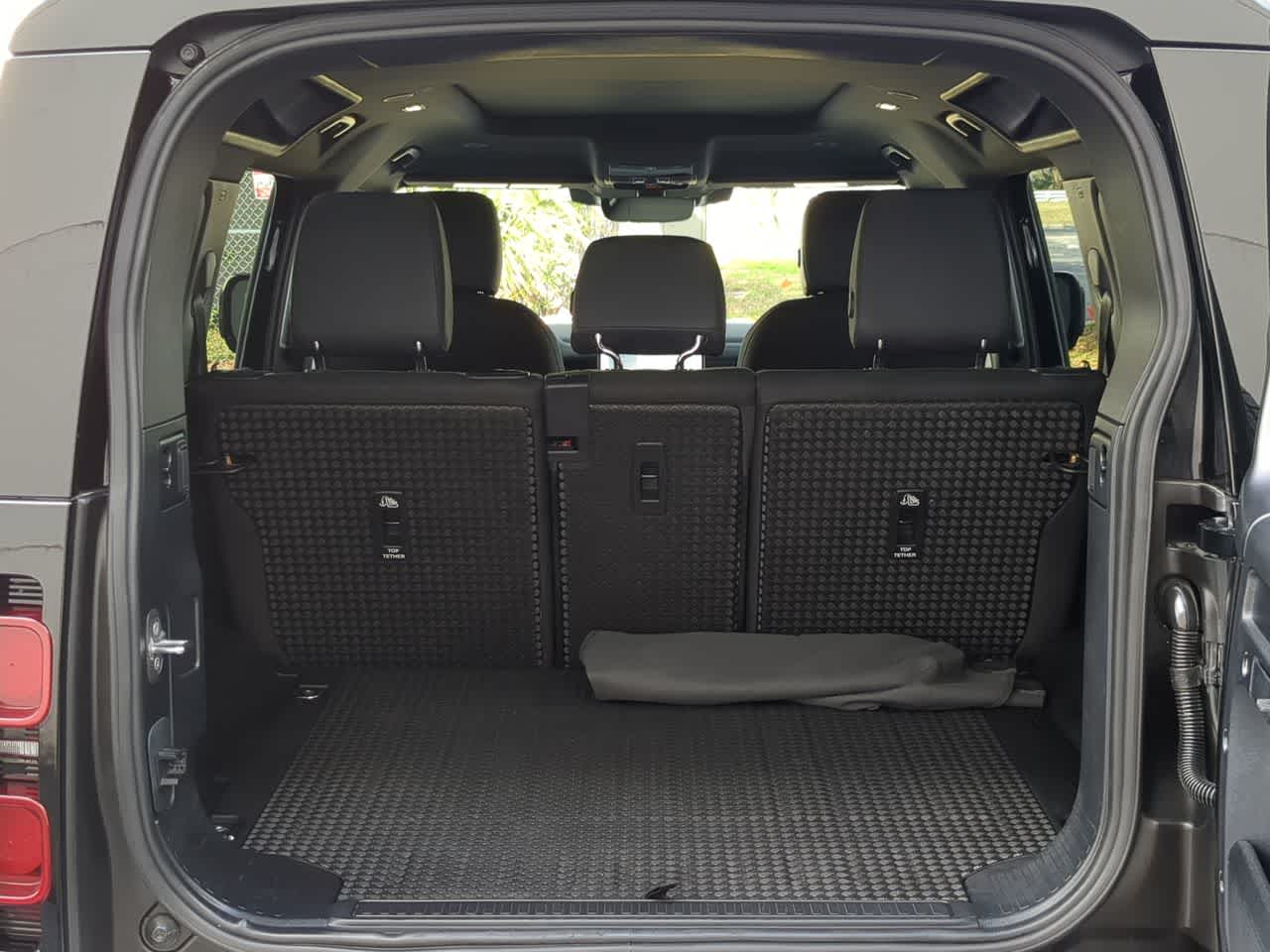 Thumbnail: 2025 Land Rover Defender - 36