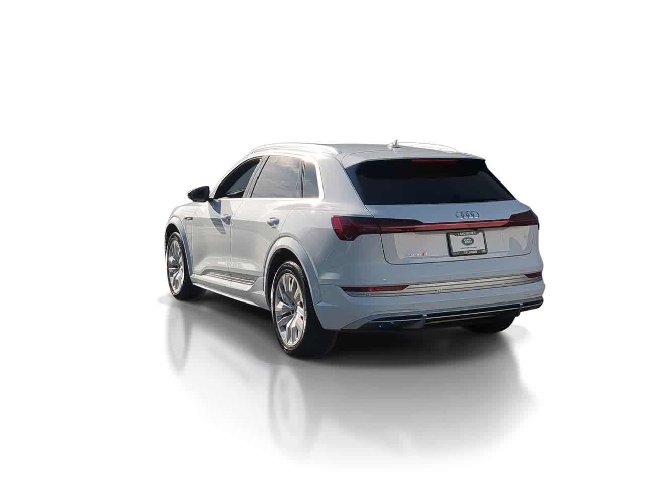 Thumbnail: 2023 Audi e-tron S - 6