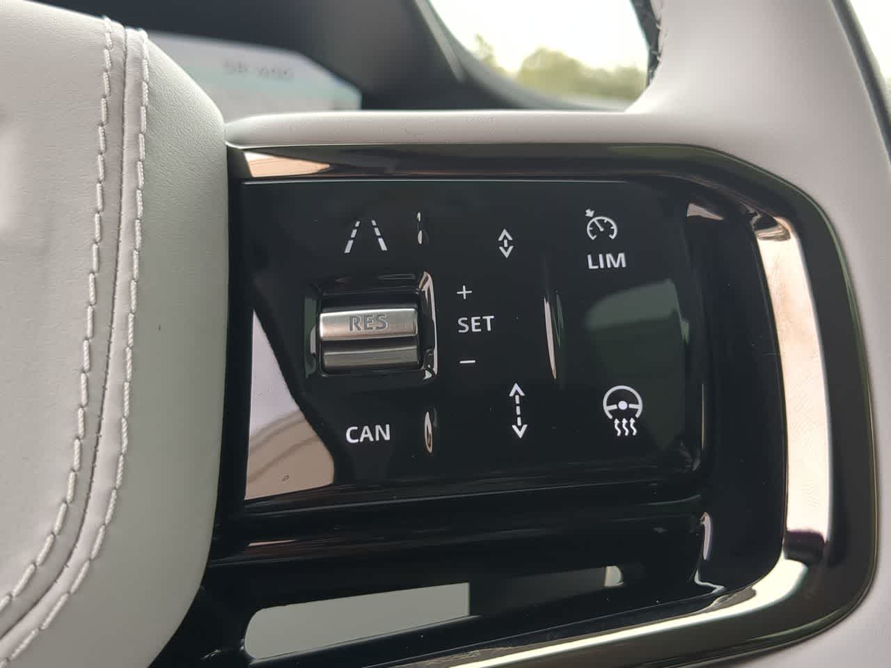 Thumbnail: 2026 Land Rover Range Rover Sport - 25