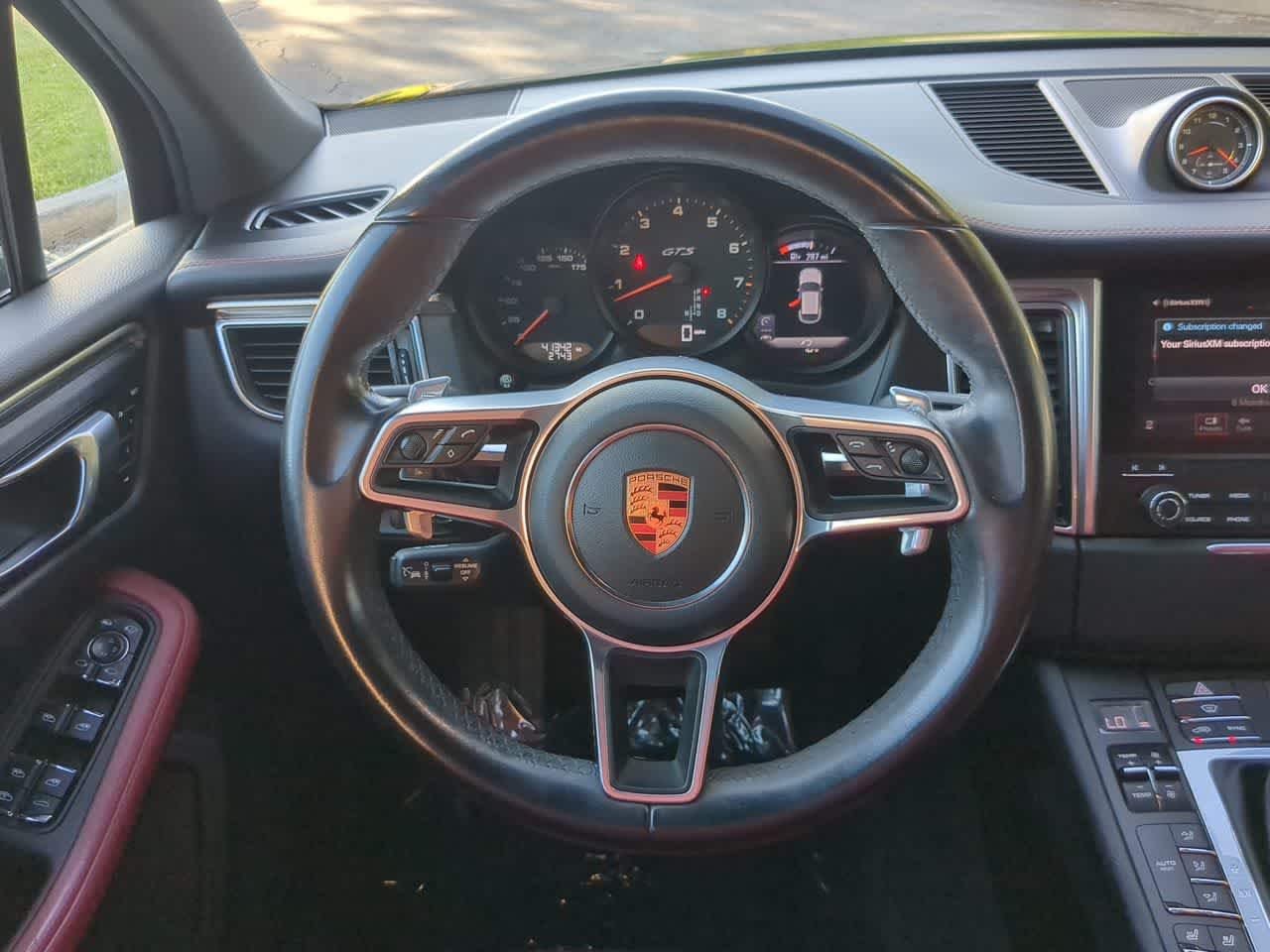 Thumbnail: 2018 Porsche Macan - 25