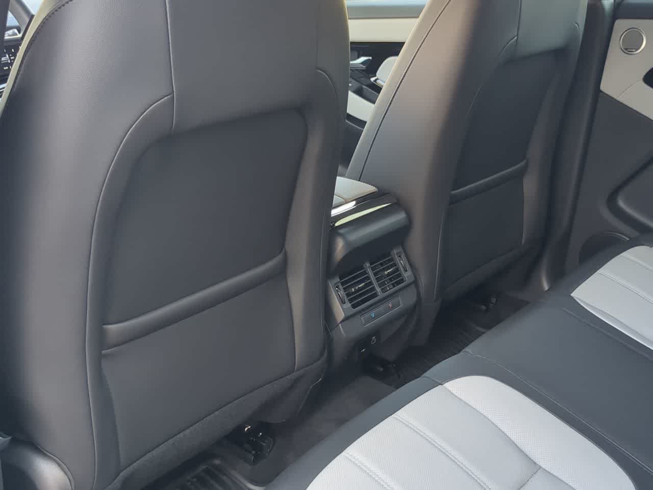 Thumbnail: 2026 Land Rover Range Rover Evoque - 18