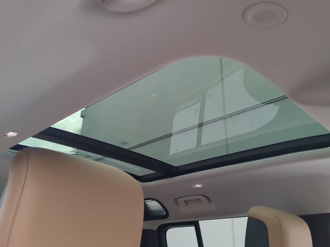 Thumbnail: 2025 Land Rover Defender - 20