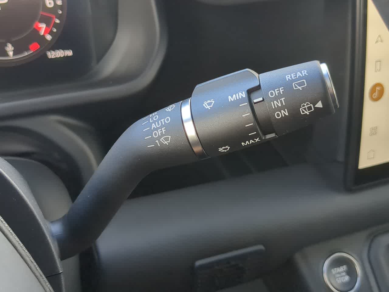 Thumbnail: 2025 Land Rover Defender - 28