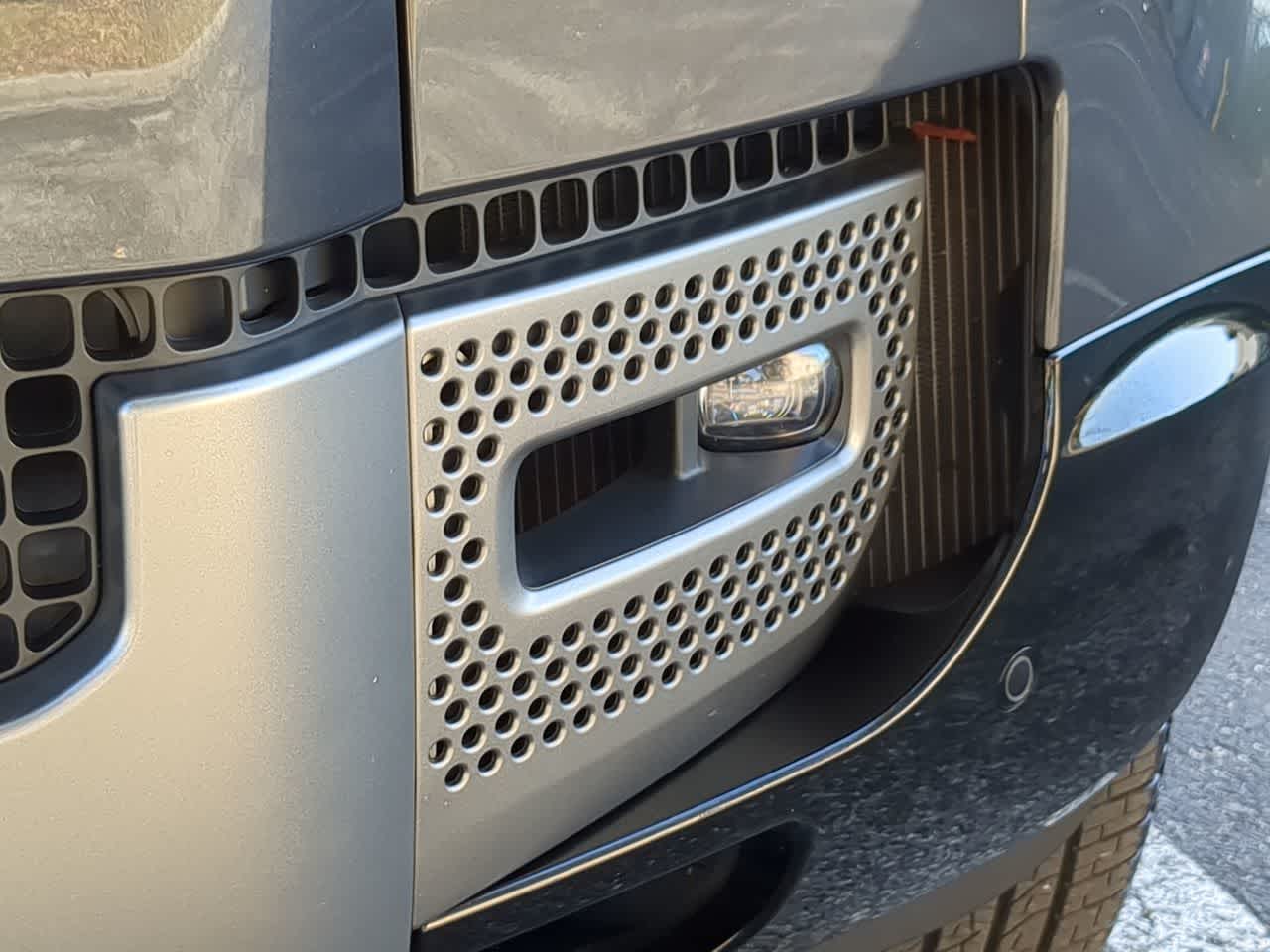 Thumbnail: 2022 Land Rover Defender - 11