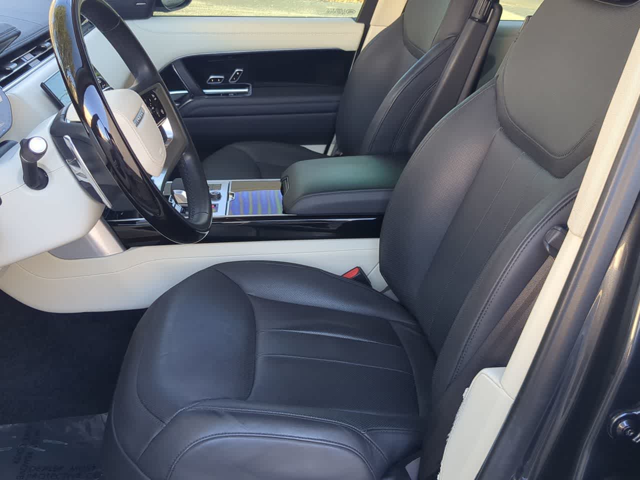 Thumbnail: 2023 Land Rover Range Rover - 16