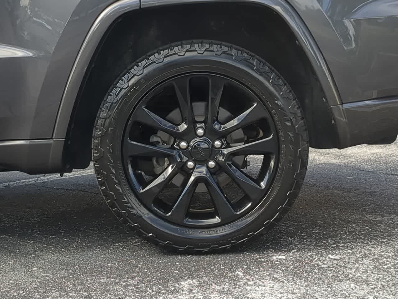 Thumbnail: 2019 Jeep Grand Cherokee - 14