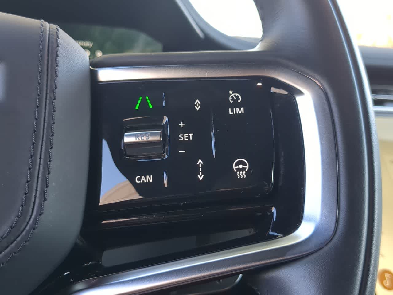 Thumbnail: 2025 Land Rover Range Rover Sport - 25