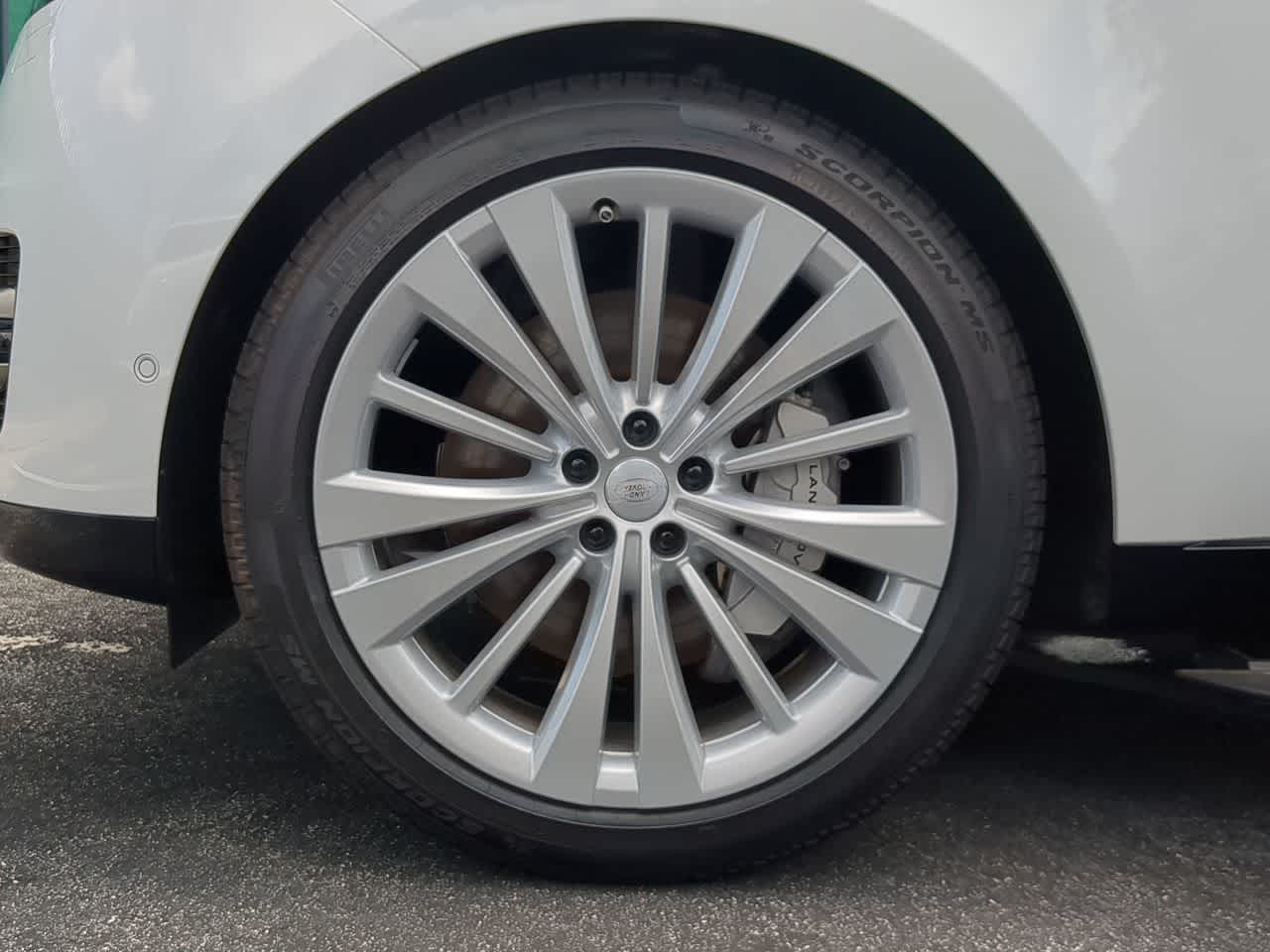 Thumbnail: 2025 Land Rover Range Rover - 12