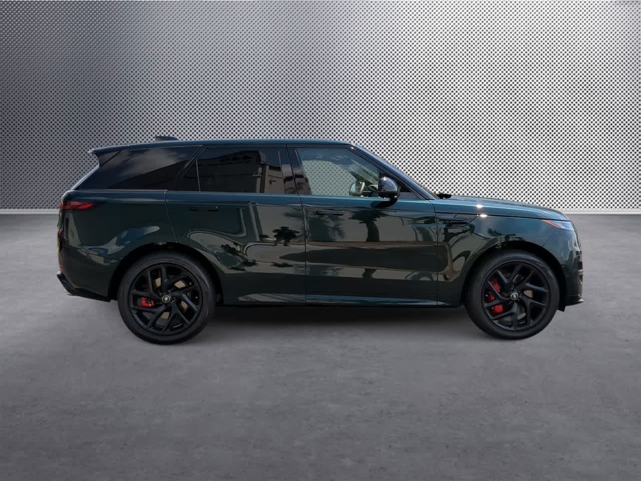 Thumbnail: 2025 Land Rover Range Rover Sport - 9