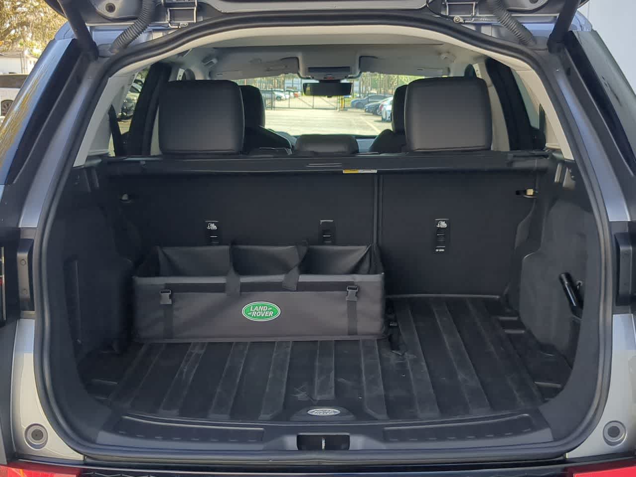 Thumbnail: 2025 Land Rover Discovery Sport - 37