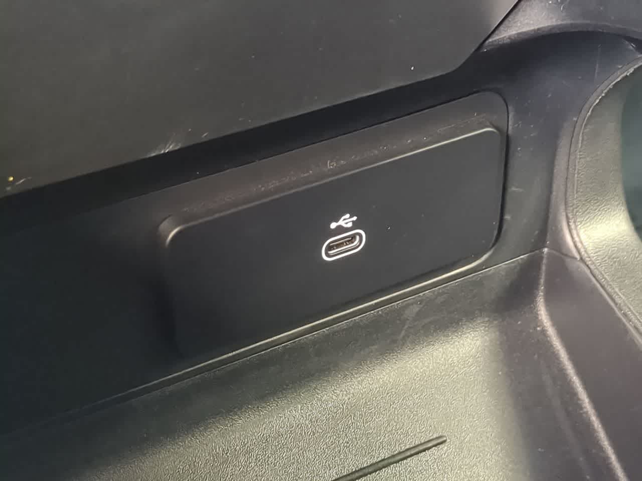 Thumbnail: 2025 Land Rover Defender - 34