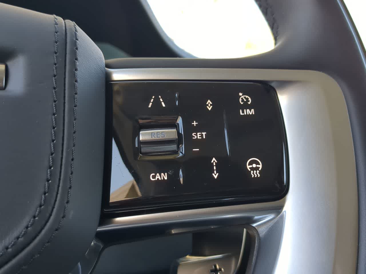 Thumbnail: 2025 Land Rover Range Rover - 26