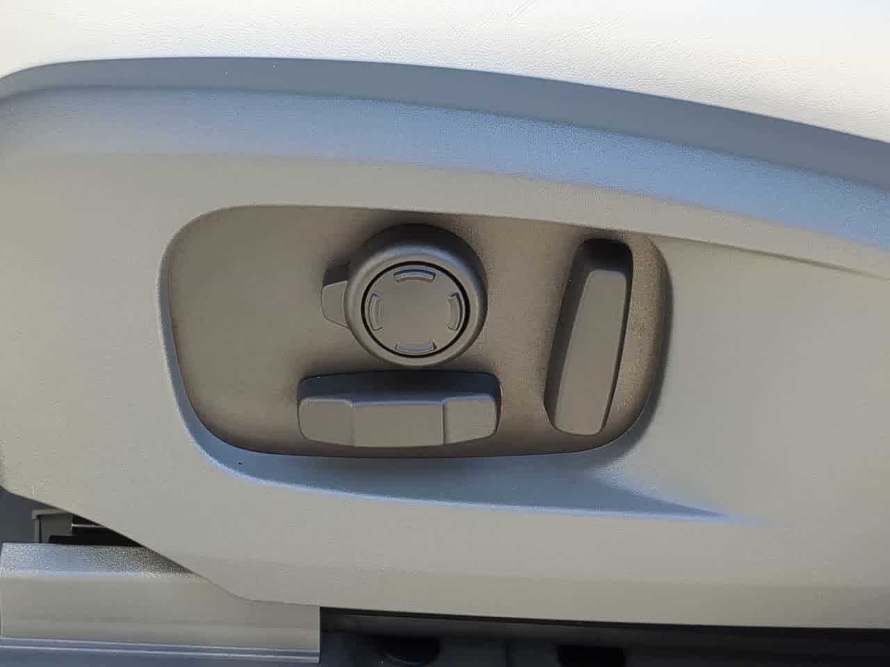 Thumbnail: 2026 Land Rover Defender - 18