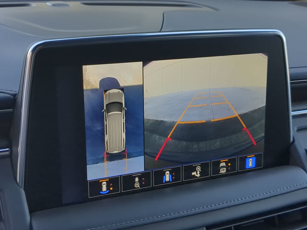 Thumbnail: 2023 Chevrolet Suburban - 27