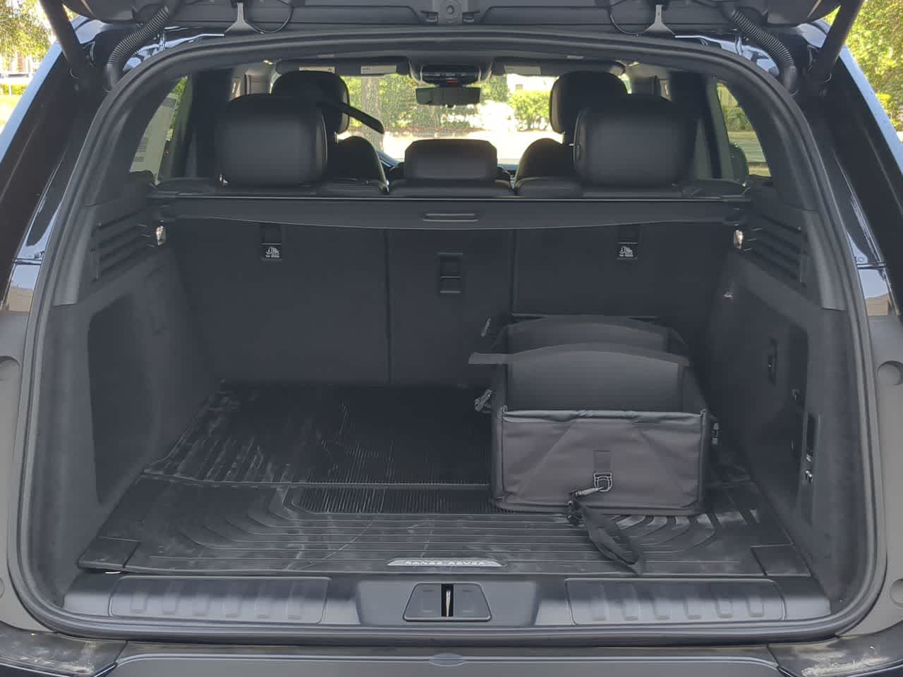 Thumbnail: 2026 Land Rover Range Rover Sport - 36