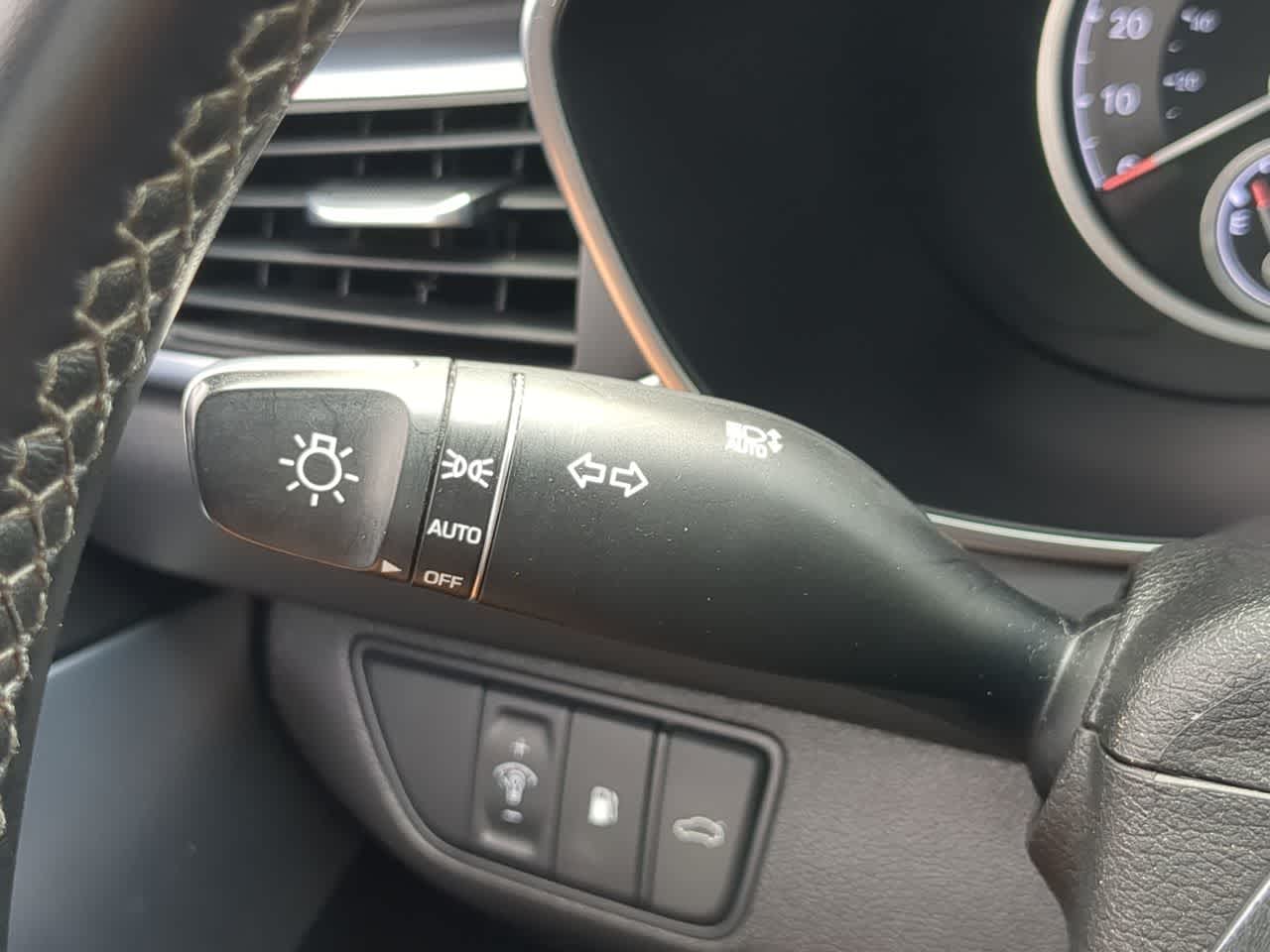 Thumbnail: 2022 Genesis G70 - 26