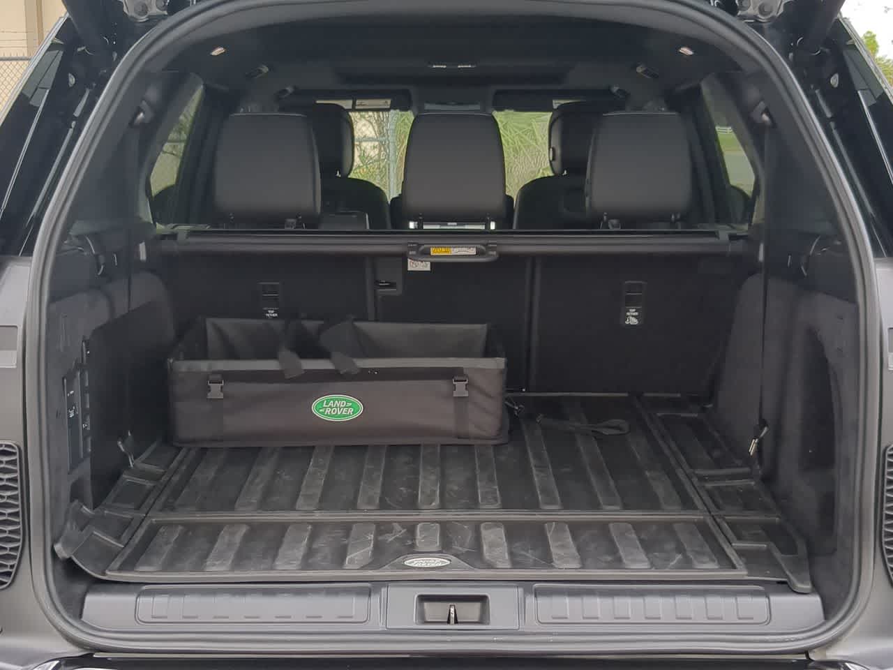 Thumbnail: 2025 Land Rover Discovery - 36