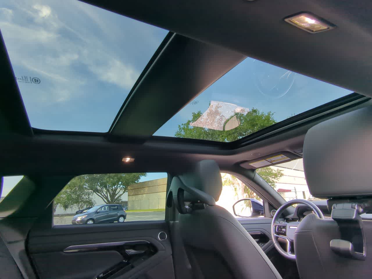 Thumbnail: 2023 Land Rover Range Rover Evoque - 22