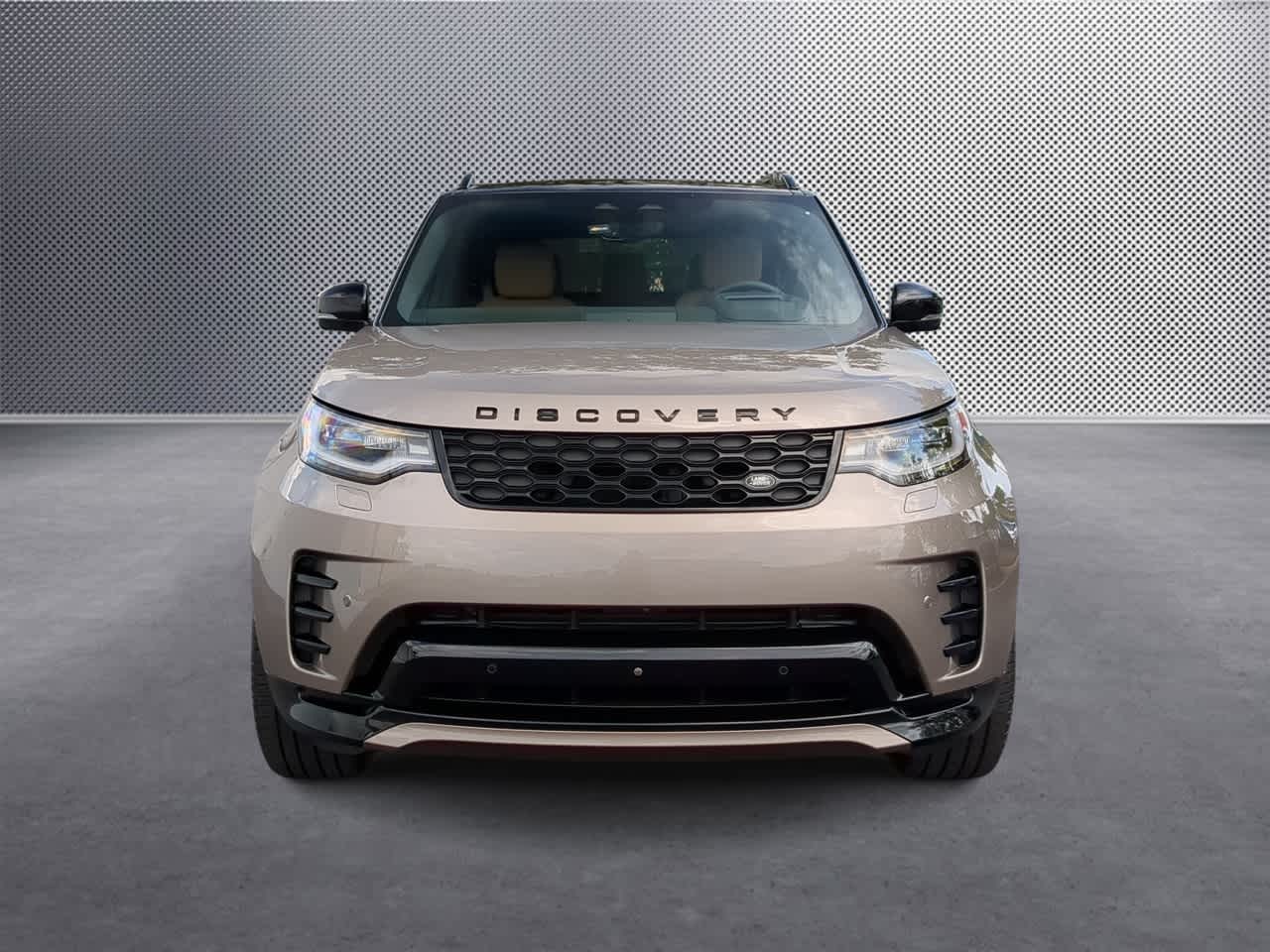 Thumbnail: 2024 Land Rover Discovery - 3