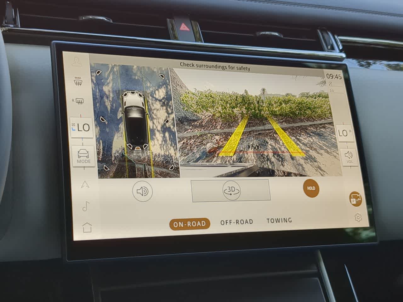 Thumbnail: 2026 Land Rover Range Rover Velar - 32