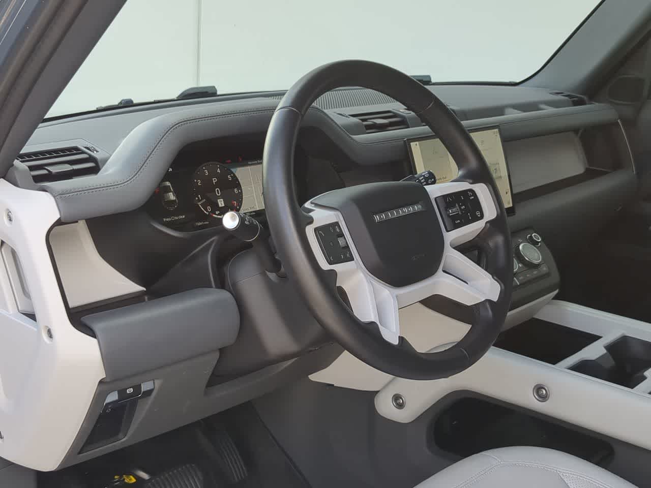 Thumbnail: 2025 Land Rover Defender - 10