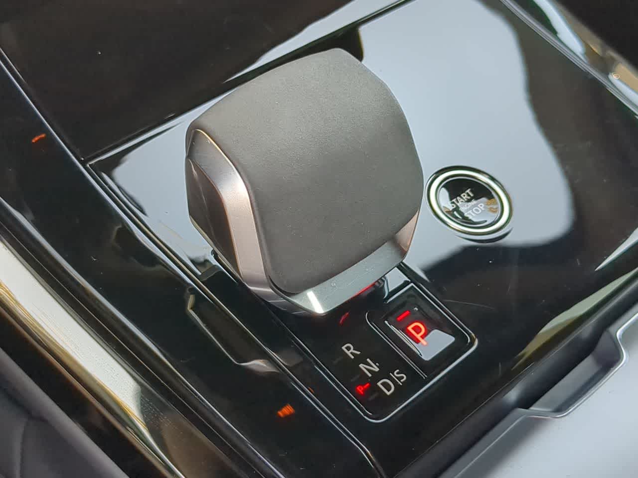 Thumbnail: 2025 Land Rover Range Rover Sport - 35