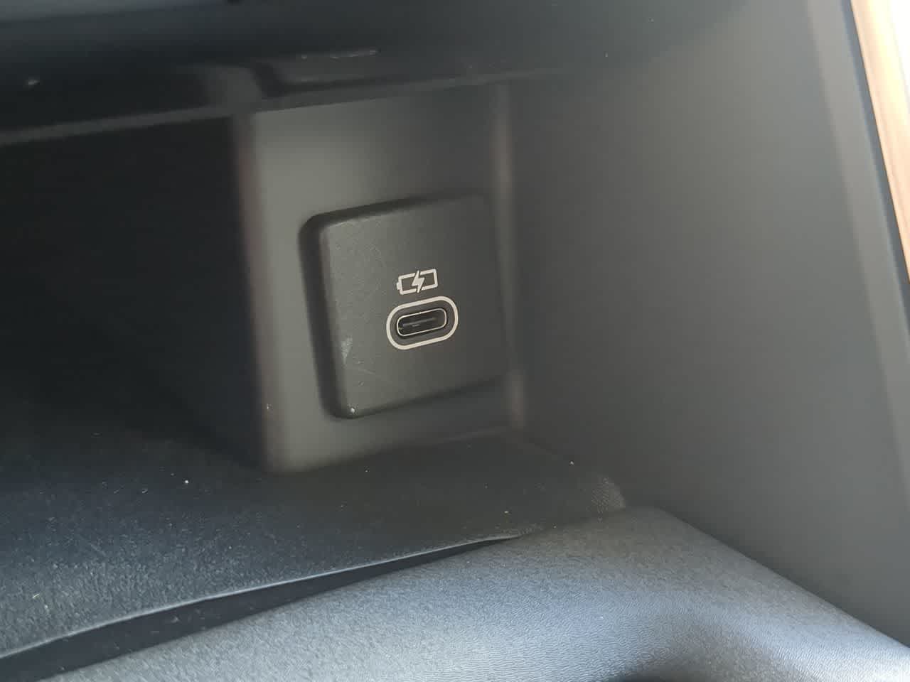 Thumbnail: 2025 Land Rover Discovery - 34