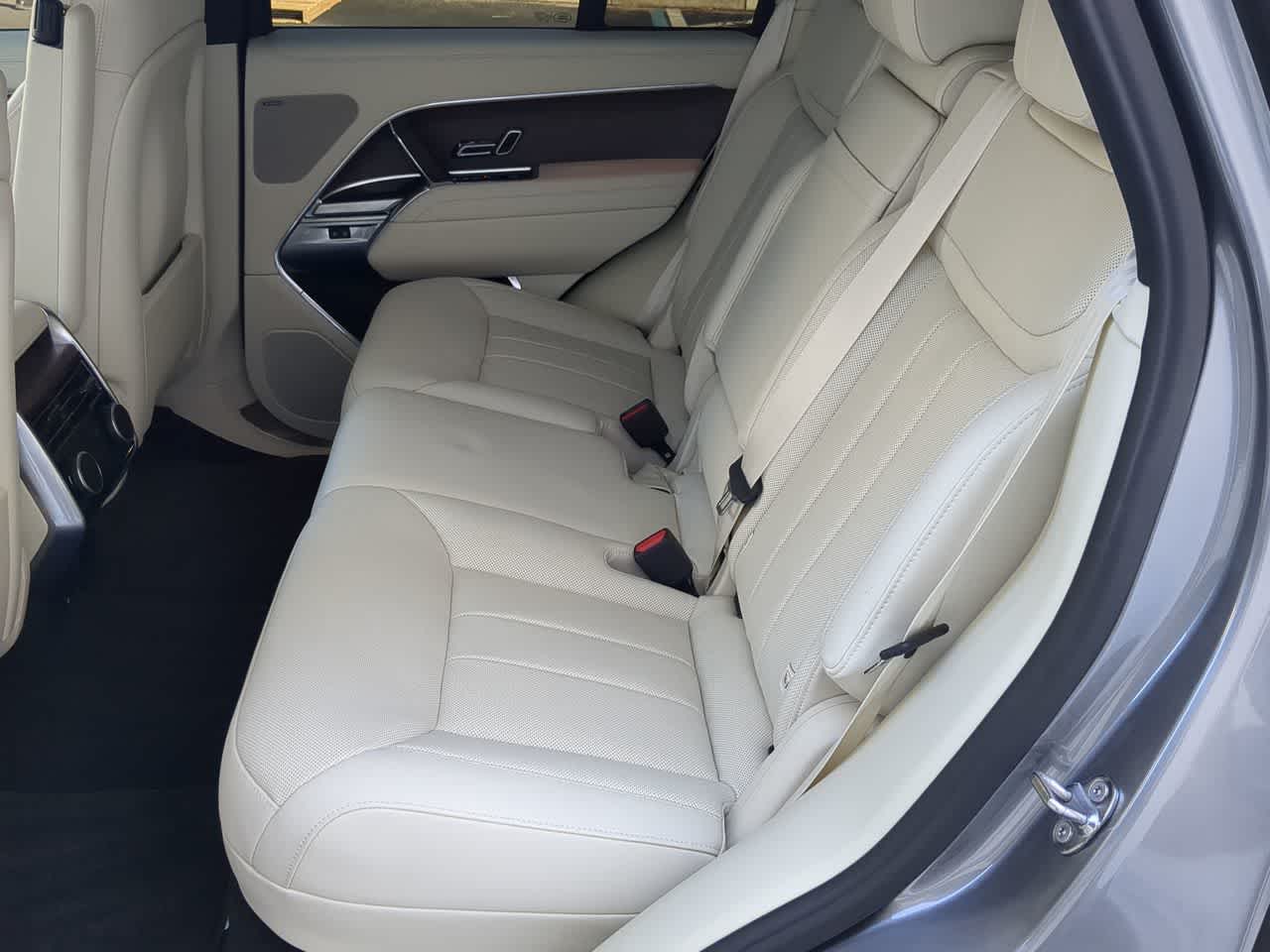 Thumbnail: 2024 Land Rover Range Rover - 20