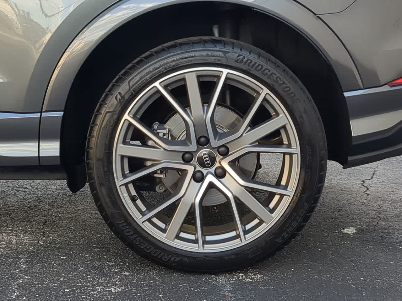 Thumbnail: 2025 Audi Q3 - 13