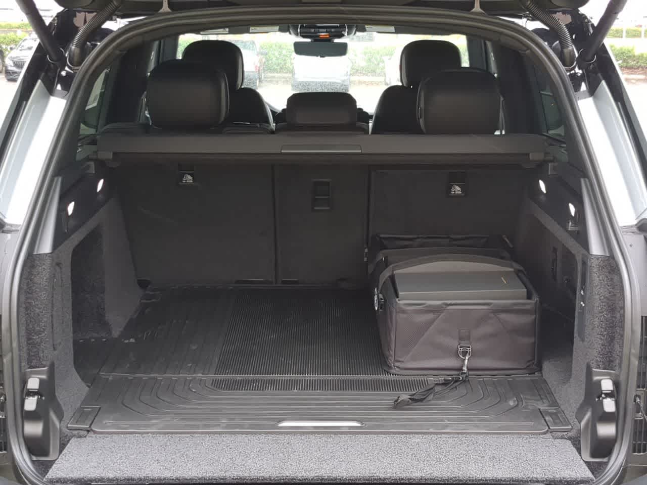 Thumbnail: 2025 Land Rover Range Rover - 36