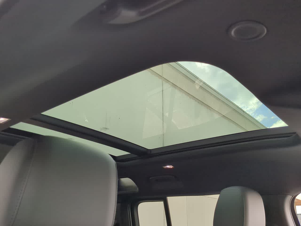 Thumbnail: 2025 Land Rover Defender - 20