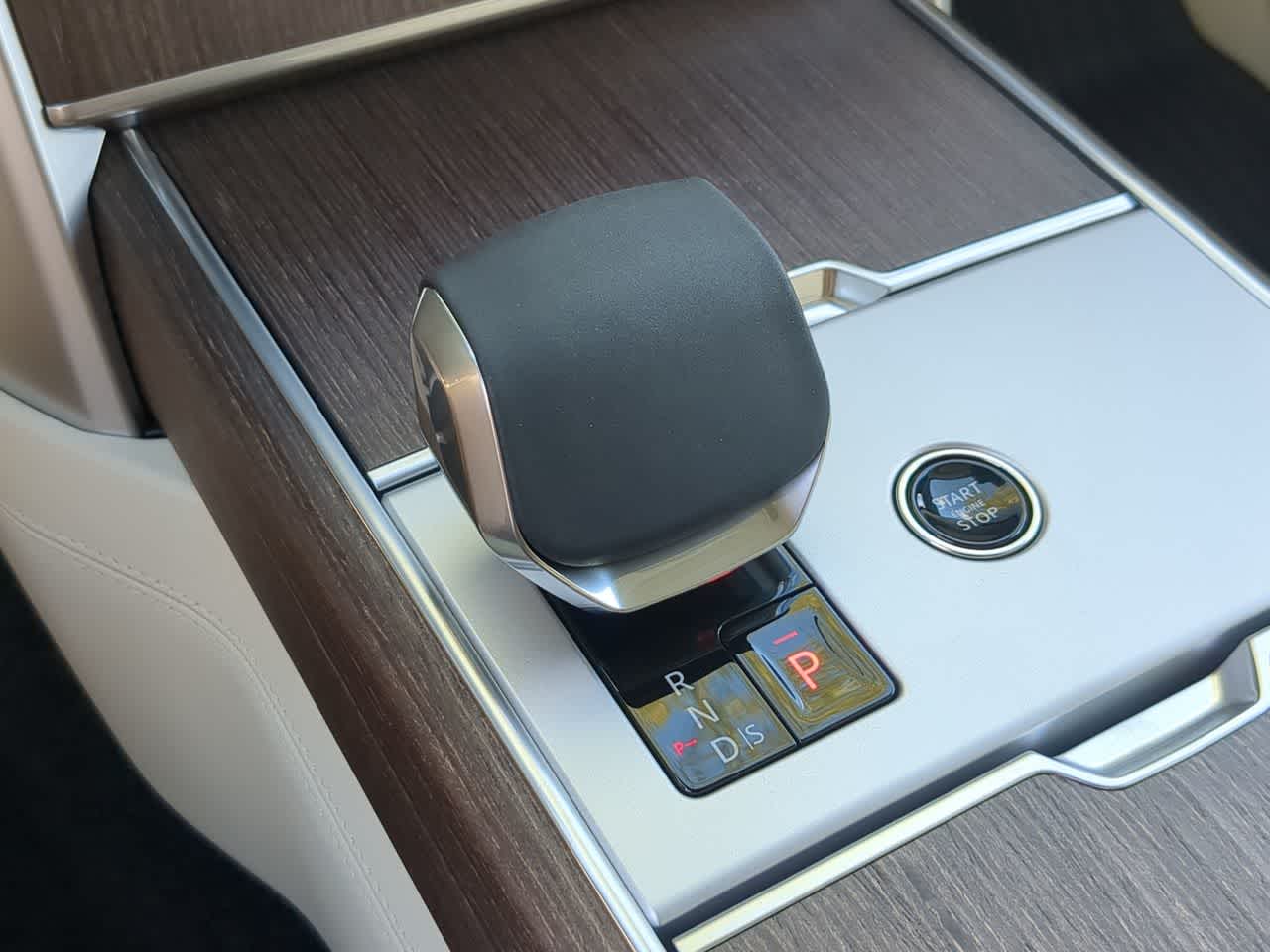 Thumbnail: 2026 Land Rover Range Rover - 35