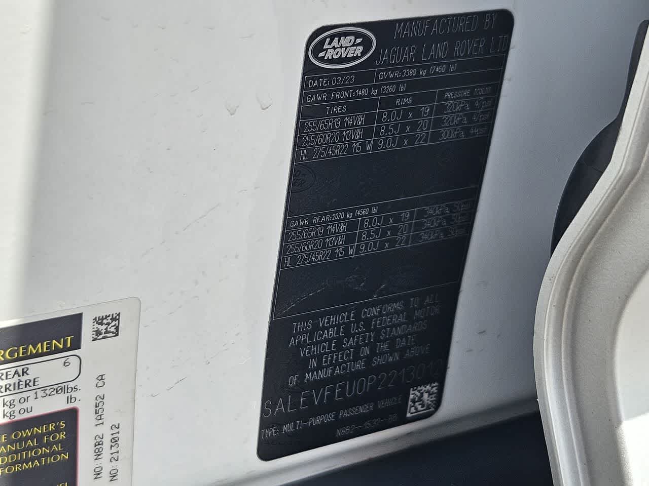 Thumbnail: 2023 Land Rover Defender - 39