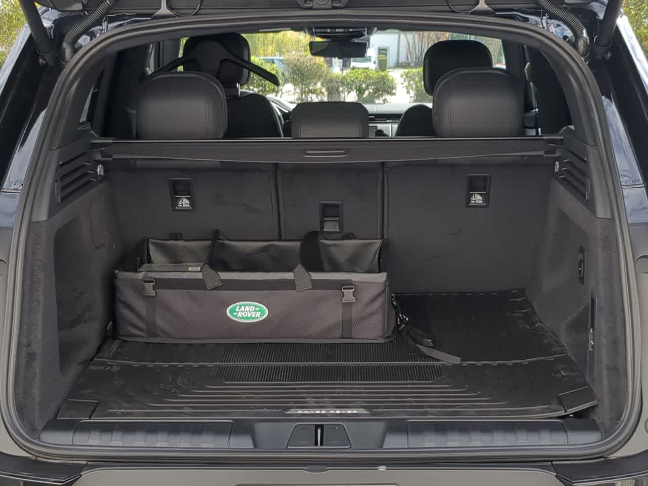 Thumbnail: 2026 Land Rover Range Rover Sport - 37