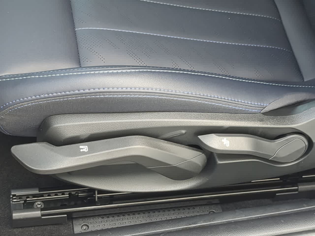 Thumbnail: 2025 MINI Cooper Hardtop - 17