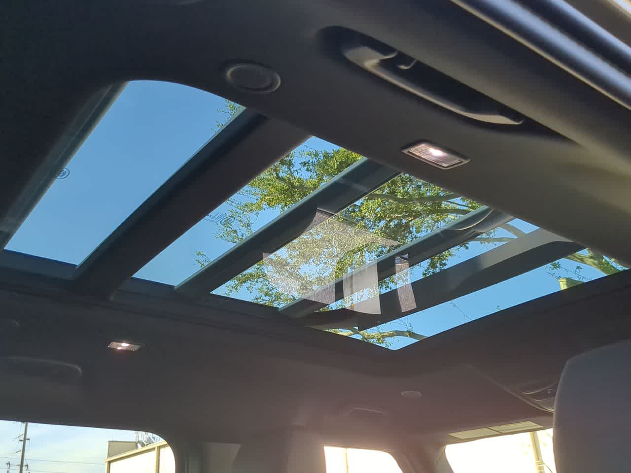 Thumbnail: 2025 Land Rover Defender - 23