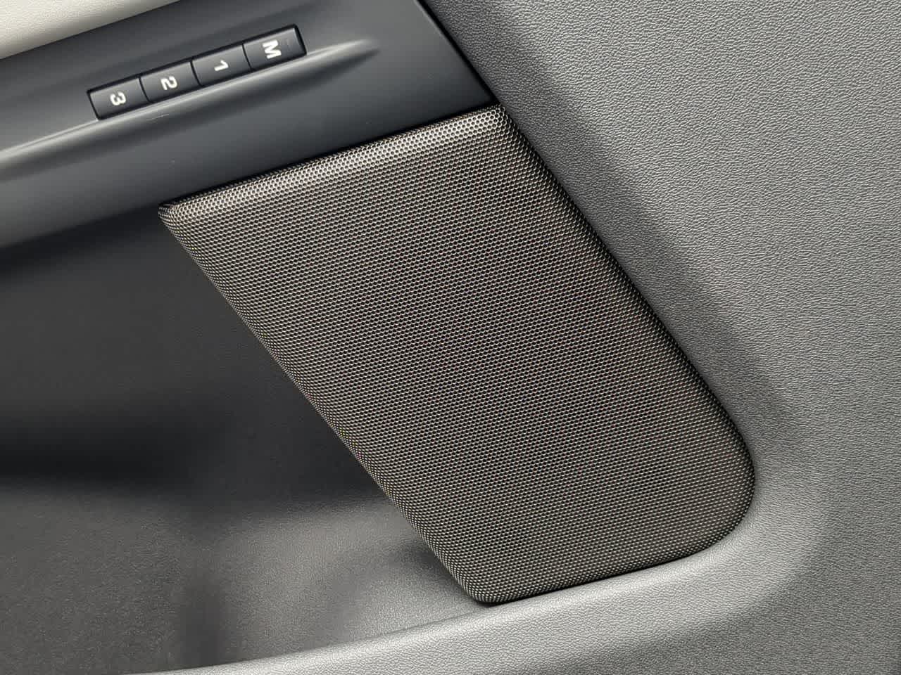 Thumbnail: 2026 Land Rover Range Rover Evoque - 33