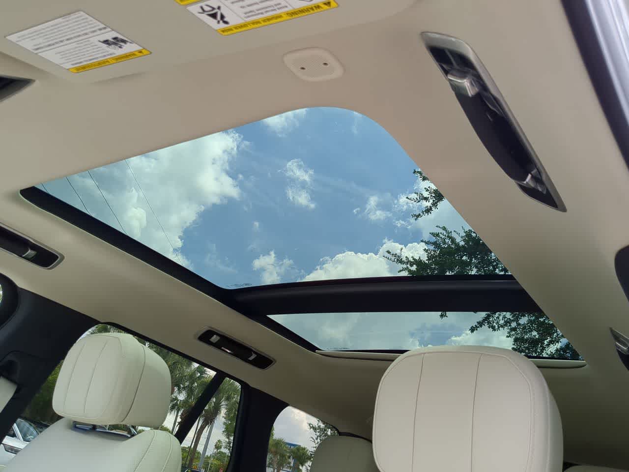 Thumbnail: 2025 Land Rover Range Rover - 18