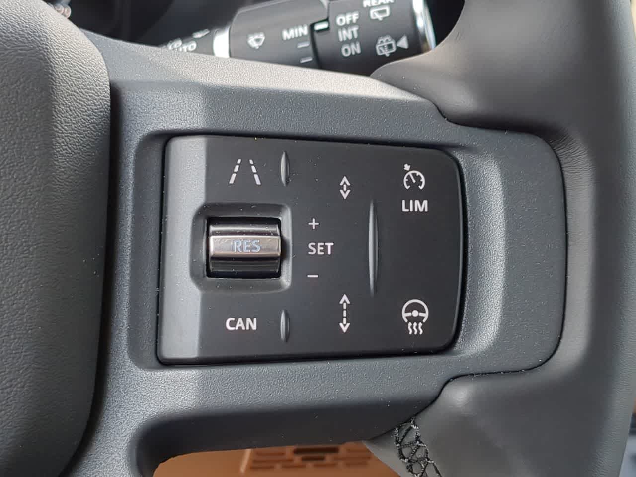 2025 Land Rover Defender 110 27