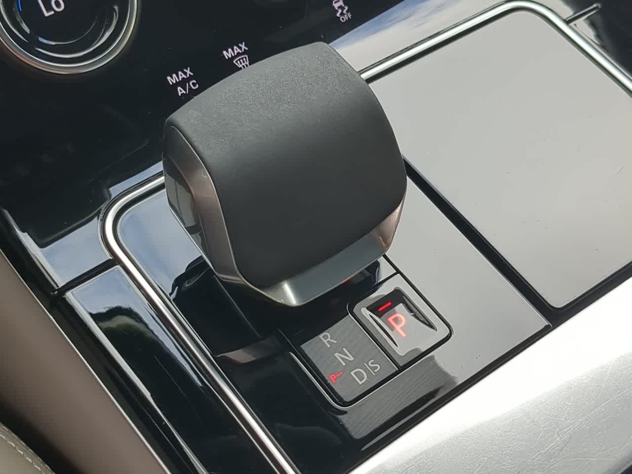 Thumbnail: 2021 Land Rover Range Rover Velar - 33