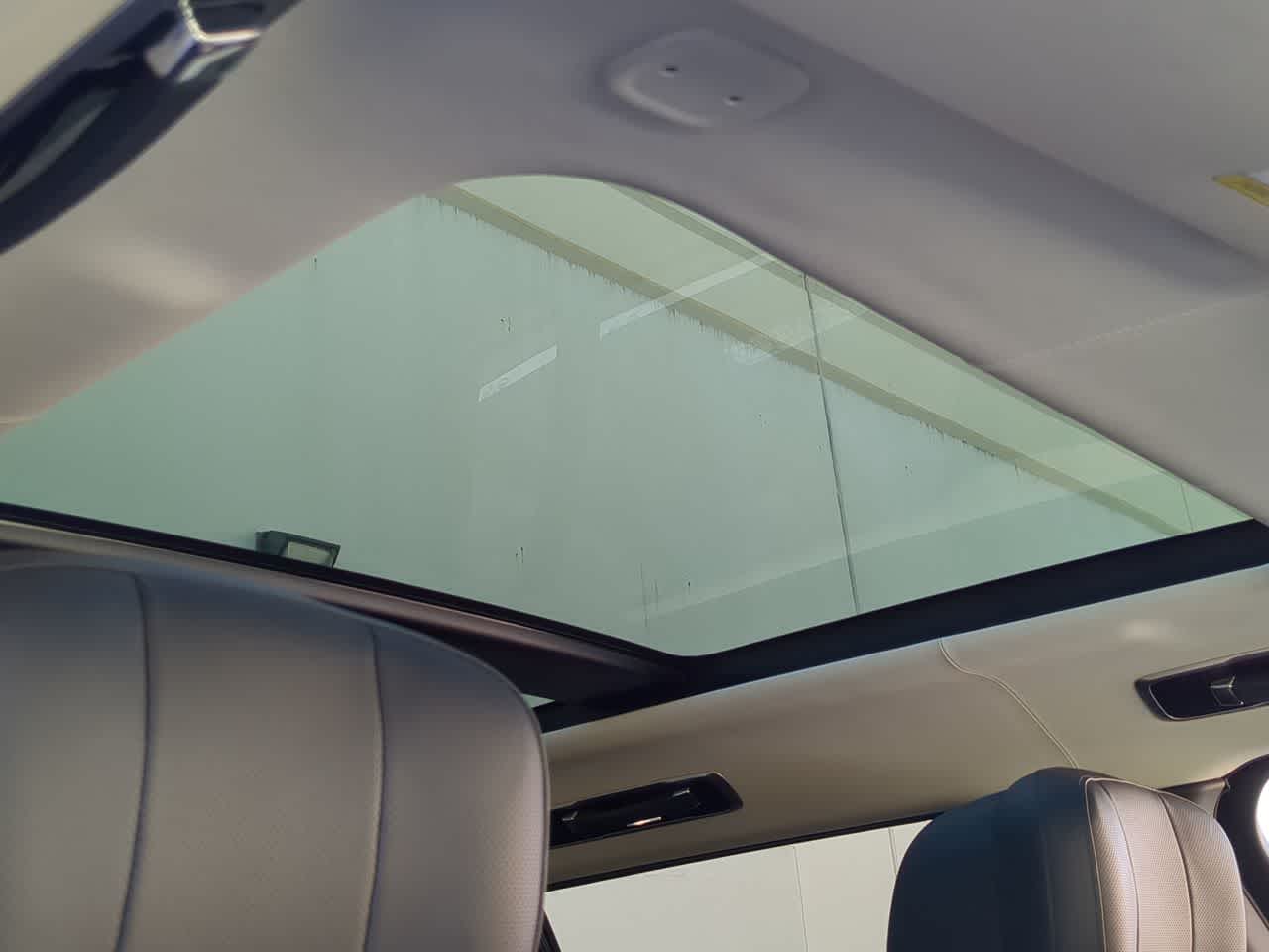 Thumbnail: 2025 Land Rover Range Rover - 19