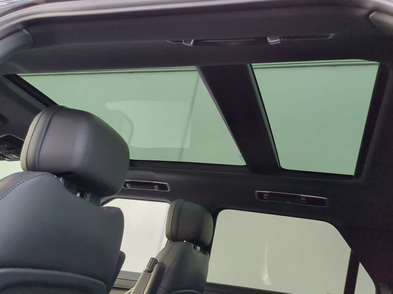 Thumbnail: 2025 Land Rover Range Rover Sport - 23