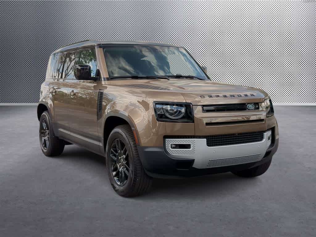 2025 Land Rover Defender 110 S photo 2