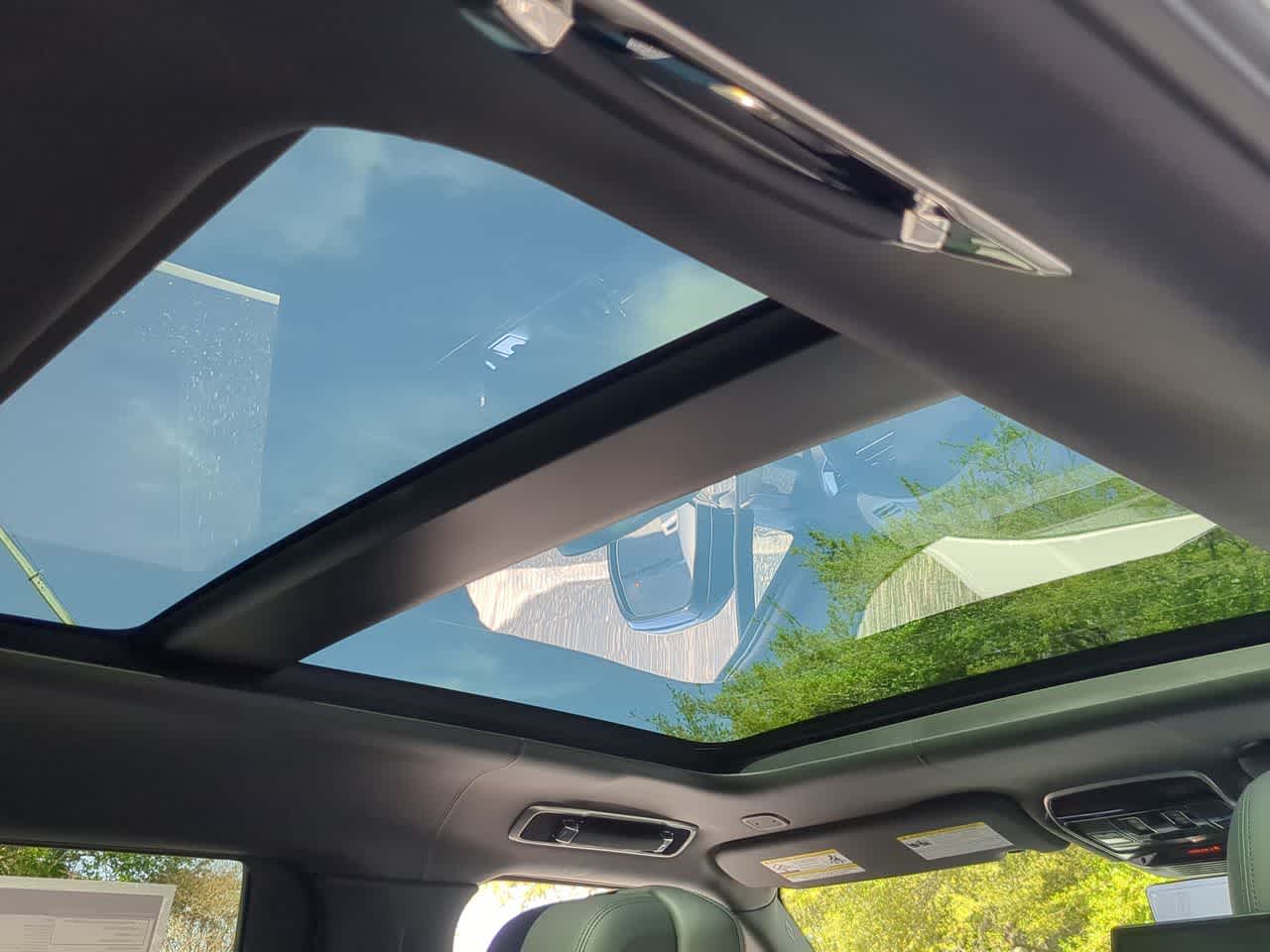 Thumbnail: 2026 Land Rover Range Rover - 23