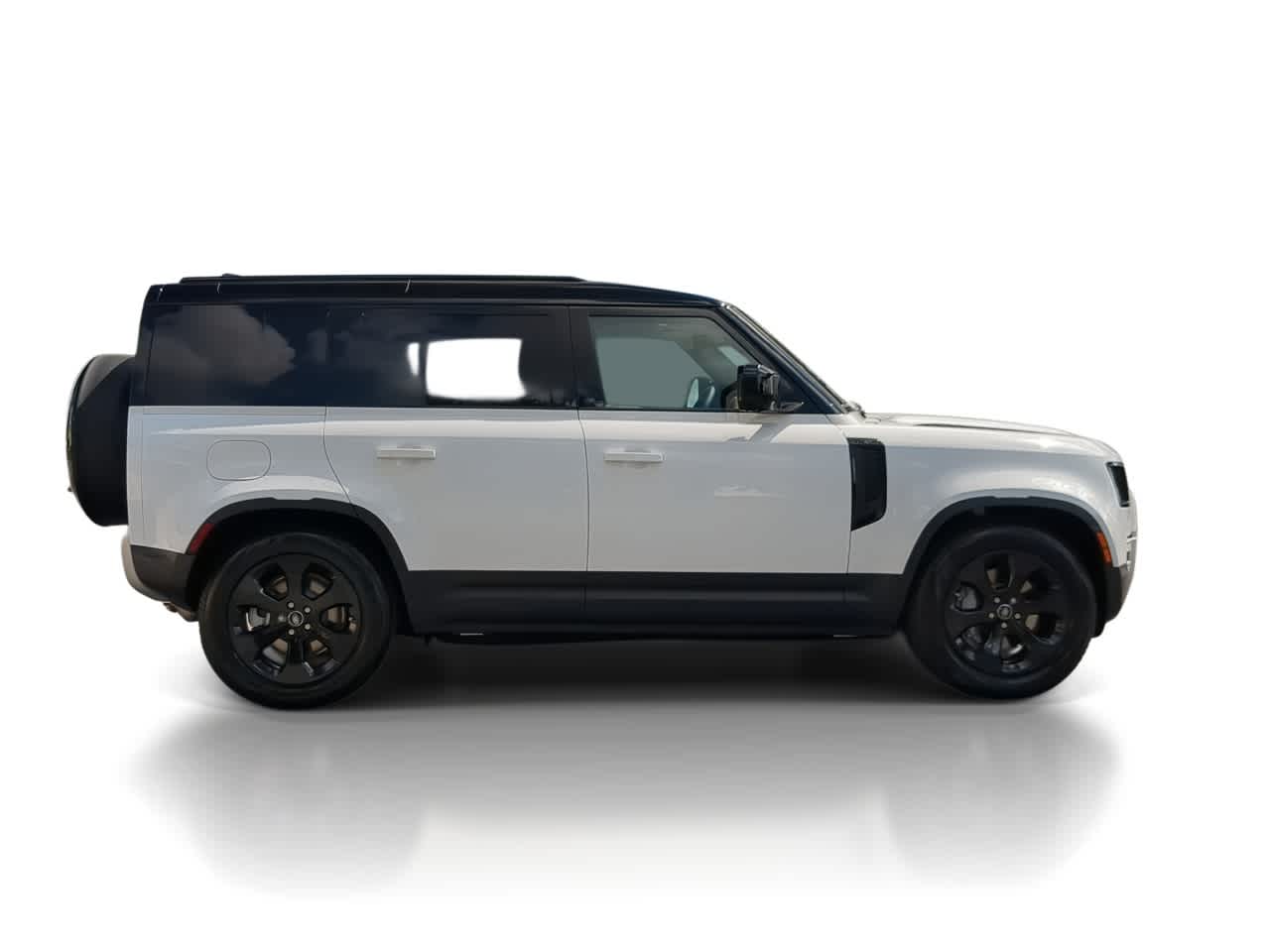 Thumbnail: 2025 Land Rover Defender - 9