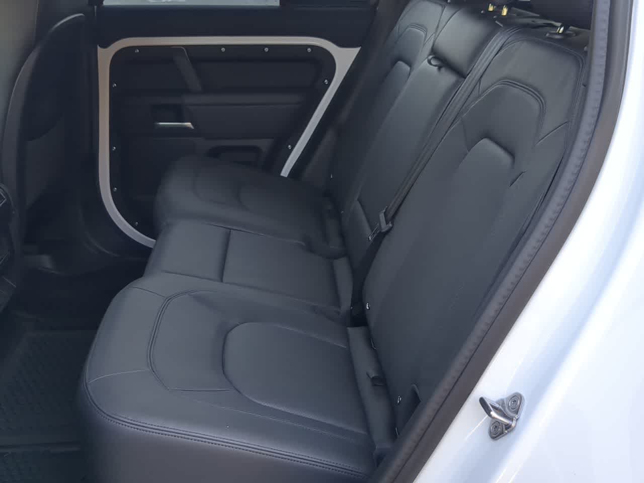 Thumbnail: 2025 Land Rover Defender - 20