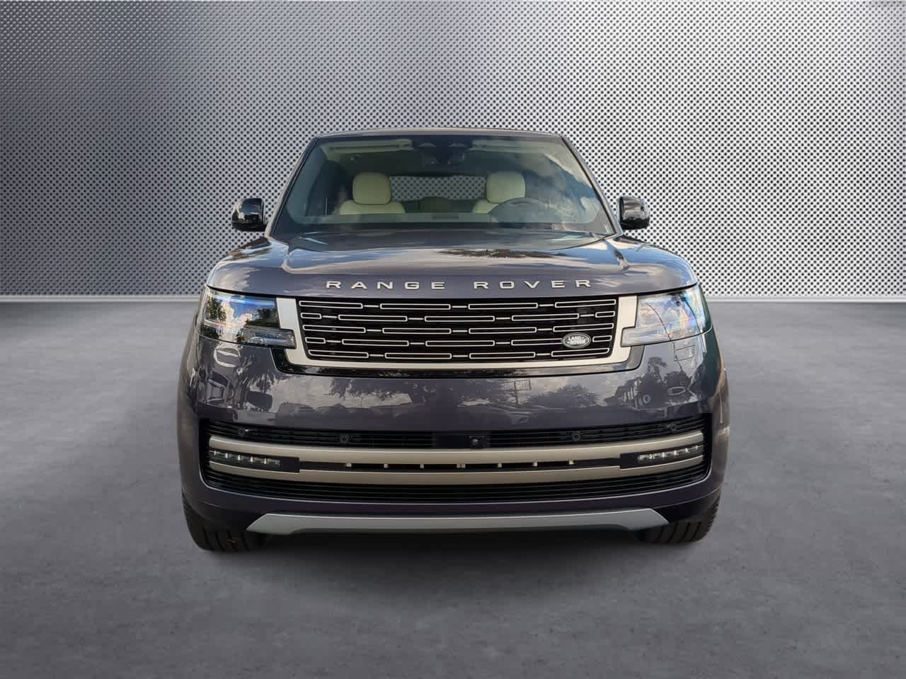 2025 Land Rover Range Rover SE photo 3