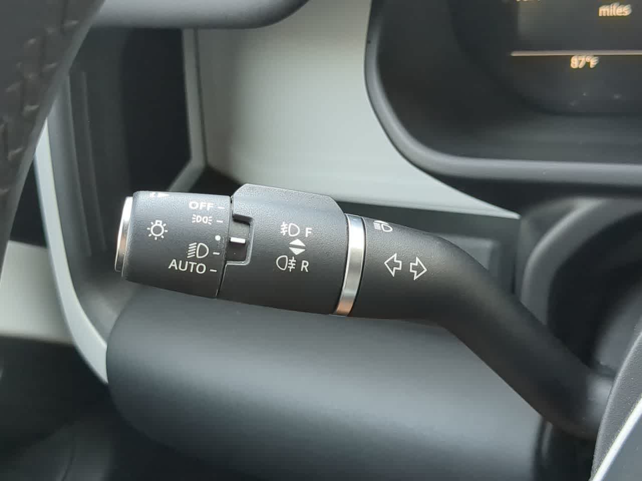 Thumbnail: 2025 Land Rover Defender - 29